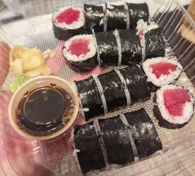 Tuna Roll.